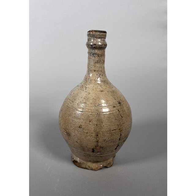 Vase Bouteille en Grès Craquelé Dynastie Song (960 - 1279) Chine For Sale - Image 4 of 5