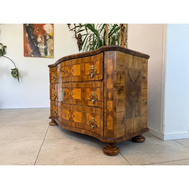 Baroque Baroque Chest of Drawers in Walnut Veneer For Sale - Image 3 of 18