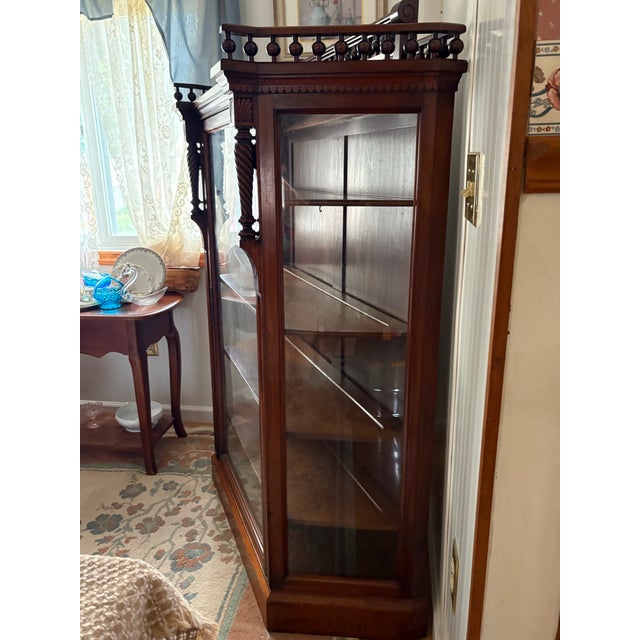 Late 19th Century 19th Century American Renaissance Revival Carved Oak Display Cabinet & Bookcase For Sale - Image 5 of 6