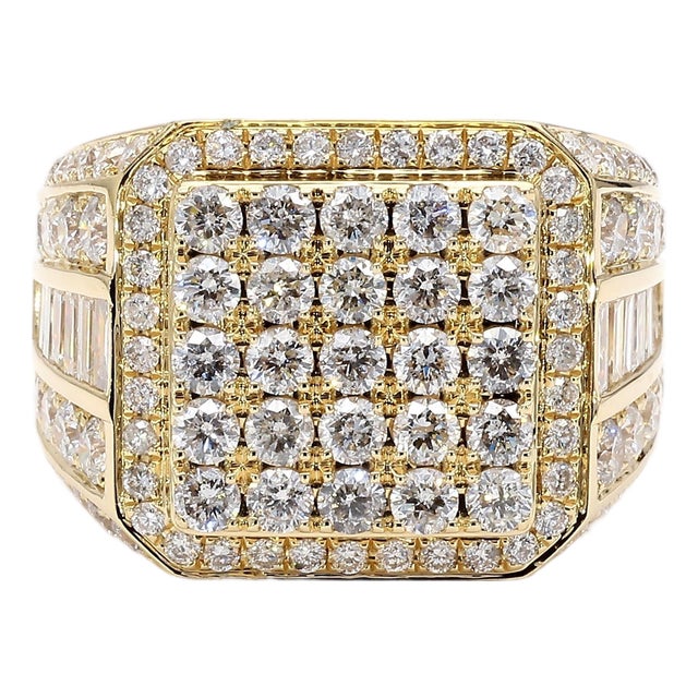 1990s 3 Carat Round & Baguette Diamond 14k Gold Mens Cluster Ring, Size 11 For Sale
