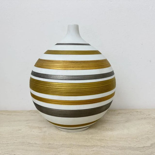 Mid-Century Porcelain Vase from Hutschenreuther, 1970s For Sale - Image 16 of 18