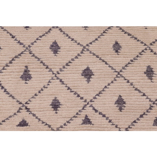 1990s Rustic Beige/Gray High Low Wool Rug - 7'11'' X 10'3'' For Sale - Image 5 of 9