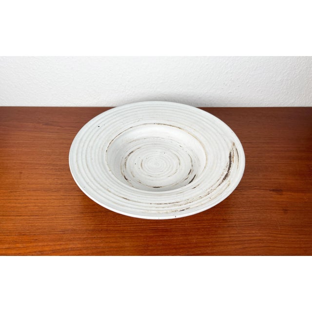 Mid-Century Modern Minimalist Danish Studio Pottery Bowl from Pottestuen Keramik Frederikshavn, 1960s For Sale - Image 4 of 15