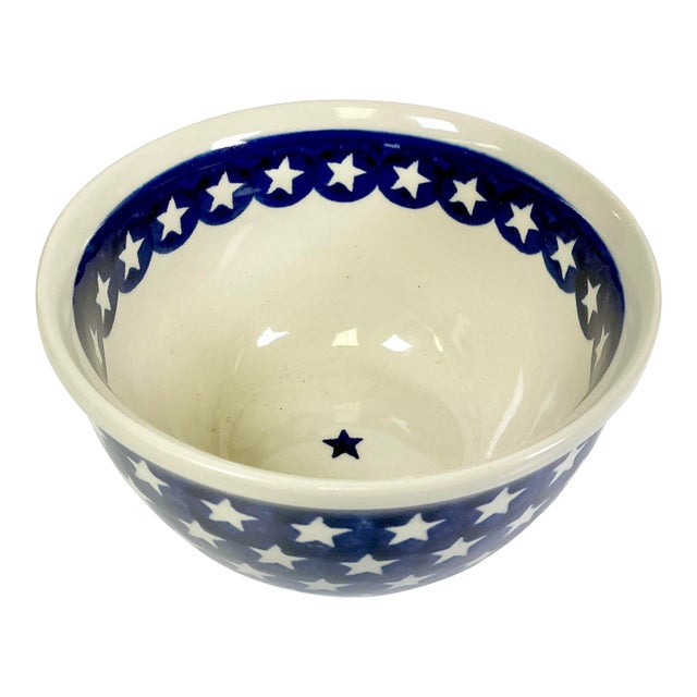 1980s Arts & Crafts Americana Boho Chic Stars Boleslawiec Polish Pottery Serving Bowl - 4th of July For Sale