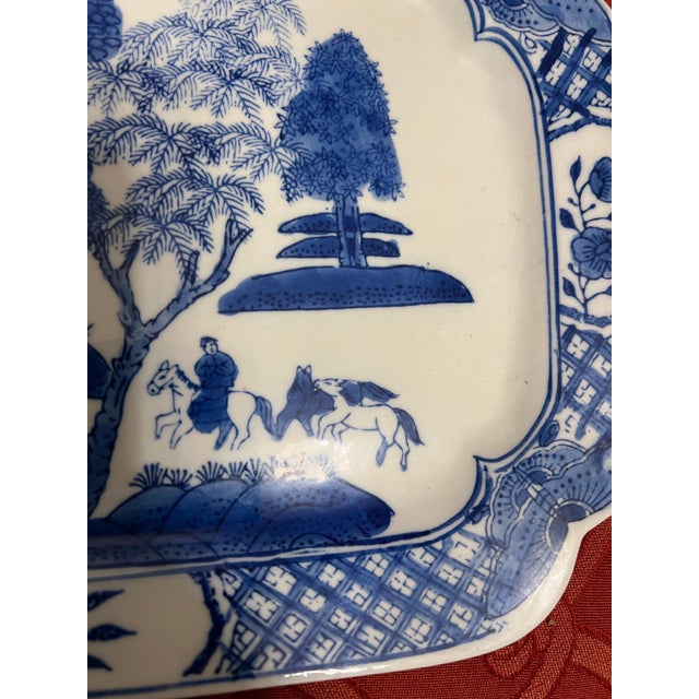 Up for consideration is a beautiful vintage blue and white chinoiserie decorative plate. This would look lovely in your...