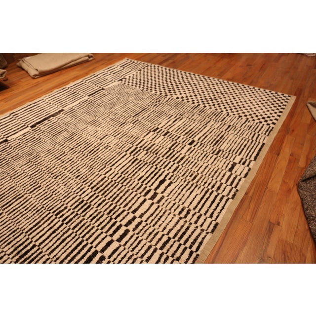 Early 21st Century Nazmiyal Collection Modern Black and White Checkboard Rug For Sale - Image 5 of 5