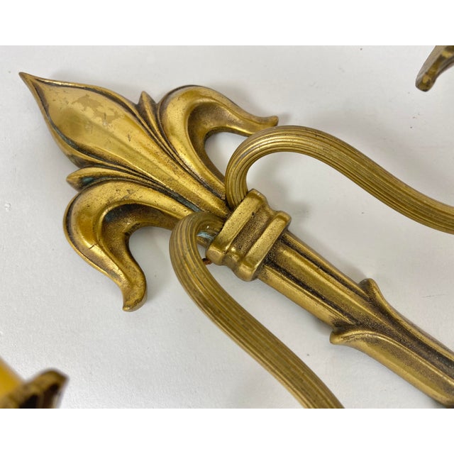 1930s Wall Sconce in Bronze with Fleur-De-Lis Motif, France, 1930s For Sale - Image 5 of 7