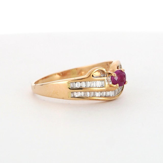 18k Yellow Gold Ring With 0.29ct Ruby & 0.31ct Diamond Accents For Sale - Image 16 of 18