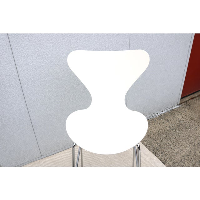 White Danish Mid-Century Modern Arne Jacobsen Style Series 7 White Bar Stools Set of 3 For Sale - Image 8 of 12