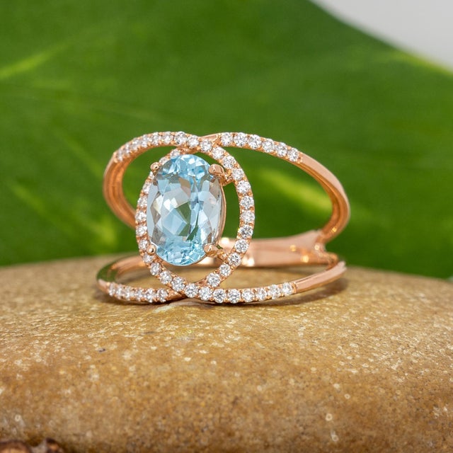 2020s 1.4cts Aquamarine Ring With Natural Diamond Accents: Solid 14k Gold, Size 6.75 For Sale - Image 5 of 8