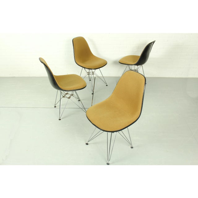 Mid-Century Modern Yellow DSR Dining Chairs by Charles & Ray Eames for Herman Miller, 1960s, Set of 4 For Sale - Image 3 of 13