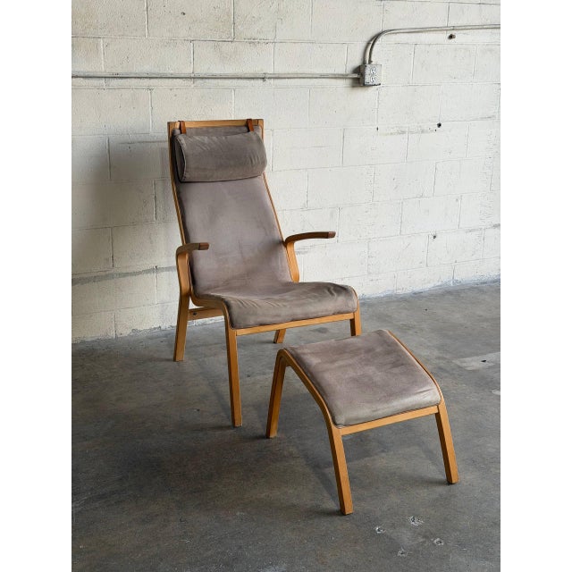 Mid-Century Modern High-Back Bentwood Lounge Chair and Ottoman With Beige Upholstery Mid-Century Modern 1970s For Sale - Image 3 of 12