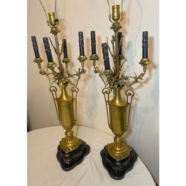 Early 20th Century Gigantic Pair of Gilt Bronze Neoclassical Candelabra Vase Flower Urn Table Lamps For Sale In New York - Image 6 of 16