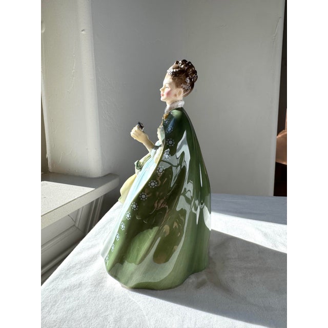 Royal Doulton Late 20th Century Royal Doulton Figurine ~ “Première” ~ Hn 2343 For Sale - Image 4 of 11