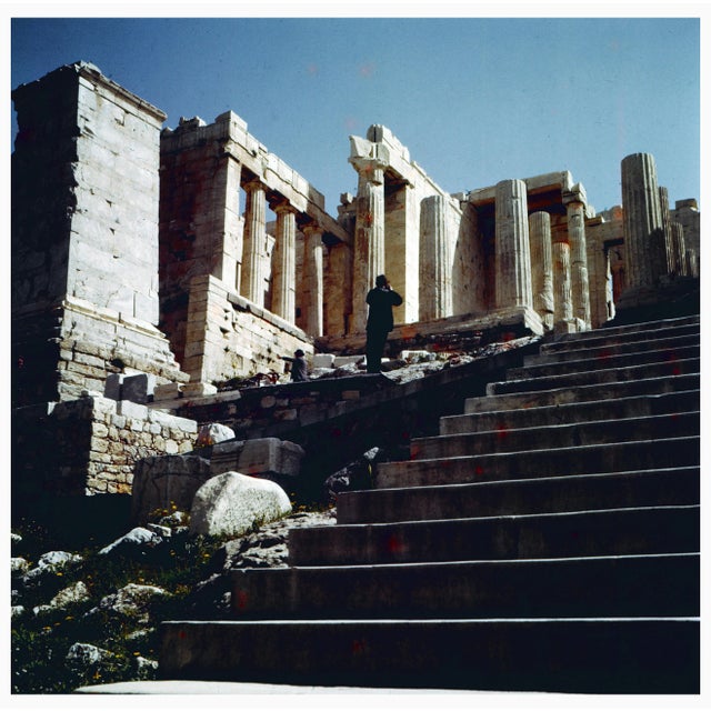 A moment in time In 2021, a gallery from Brussels contacted us. There, a photographic collection had been kept in tin...