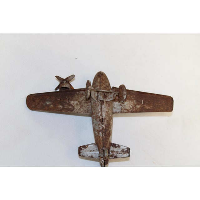 1940s Americana Memorabilia Aircraft Ww2 Twin Engine Toy Planes Set A For Sale - Image 5 of 12