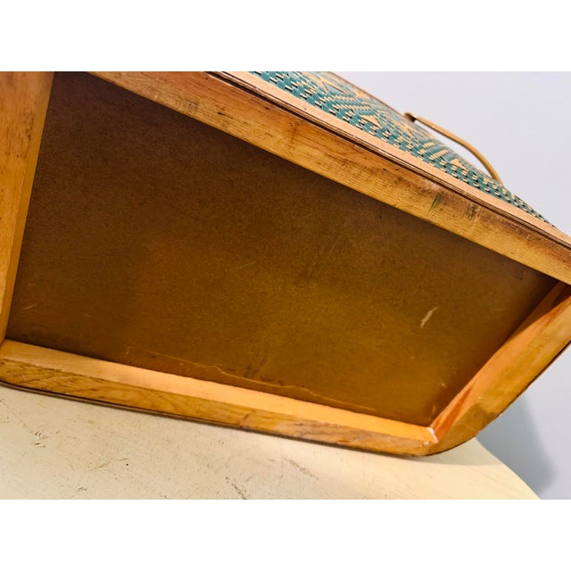 Green 1970s American Woven Green Wicker Weave Picnic Basket For Sale - Image 8 of 9