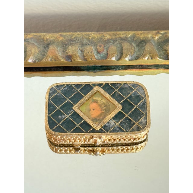 Vintage 1973 Estée Lauder "Portrait" Solid Perfume Compact. For Sale - Image 10 of 15