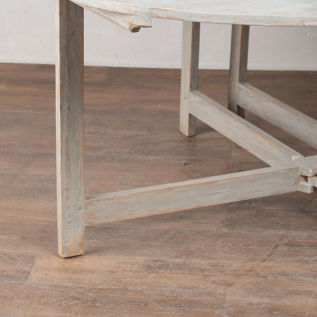 Early 19th Century Swedish Painted Pine Drop-Leaf Table Gate Leg Console For Sale - Image 17 of 18