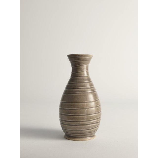 Scandinavian Modern Stoneware Vase by Ewald Dahlskog for Bo Fajans, 1940s For Sale - Image 4 of 17