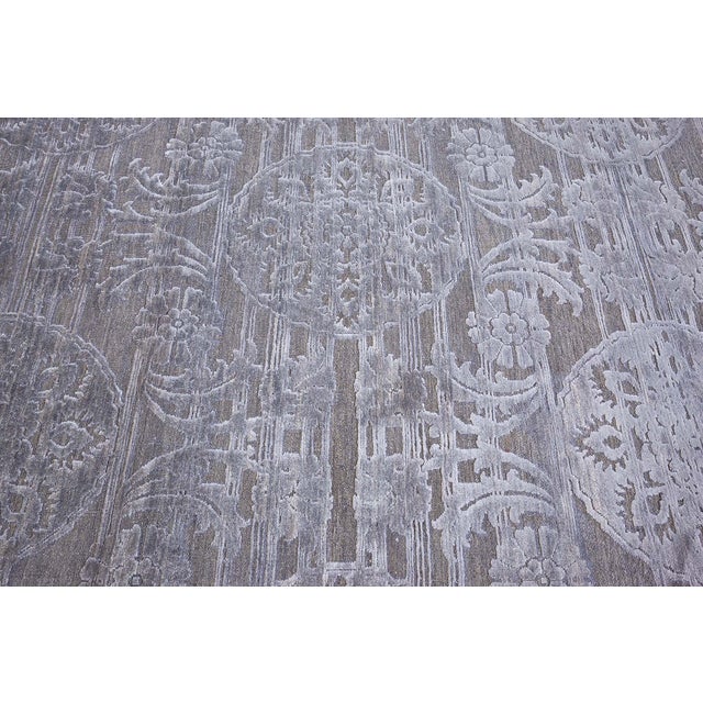 Early 21st Century Modern Indian Custom Rug in Tonal Grays – Floral Design by Doris Leslie Blau For Sale - Image 5 of 10