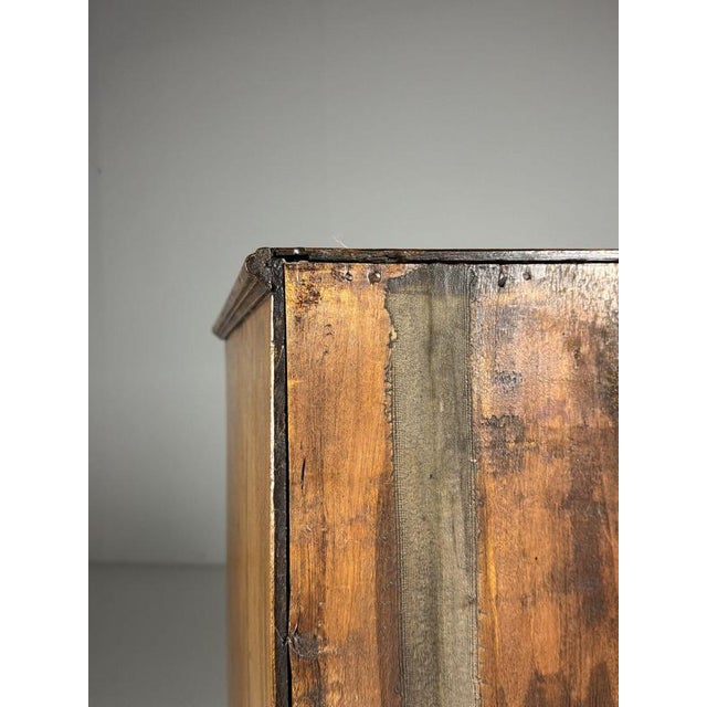 English Chest of Drawers, 1780s For Sale - Image 5 of 18