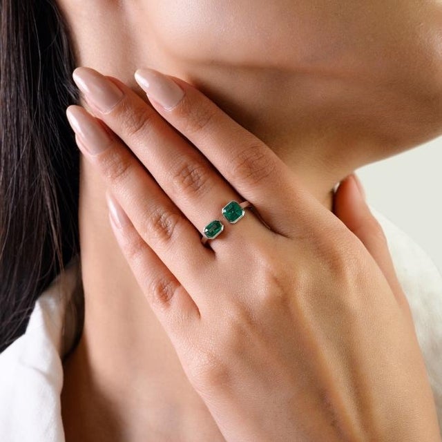 Modern Style 18k Gold Octagon Cut Emerald Toi Et Moi Ring Size 5.5 For Sale - Image 4 of 13