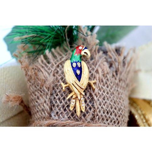 Gold Parrot-Shaped Brooch with Diamonds For Sale - Image 5 of 8