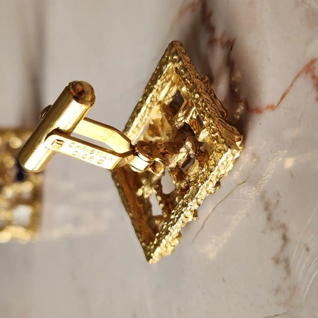 1970s Brutalist Christian Dior Gold Tone Enamel Stone Cufflinks For Sale In San Diego - Image 6 of 11