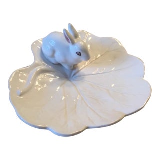 Vintage Mid-Century Modern Bordallo Pinheiro White Majolica Rabbit Cabbage Leaf Plate For Sale