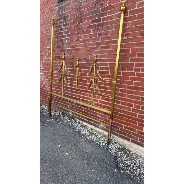 1970s Hollywood Regency Brass Queen Headboard – Attributed to Mastercraft For Sale - Image 9 of 9