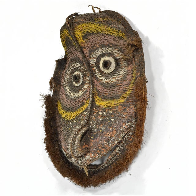 Large Basketry Gable Mask from Papua New Guinea For Sale - Image 4 of 7