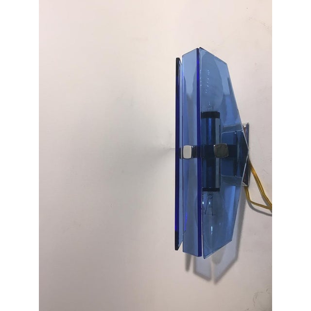 1960s Vintage 3-Glass Wall Lamps from Veca, Azzurro, Italy, 1960s, Set of 2 For Sale - Image 5 of 6