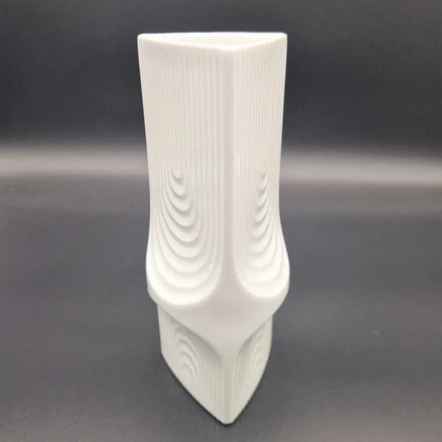 White Porcelain Op-Art Vase from Ak Kaiser, 1950s For Sale - Image 8 of 8