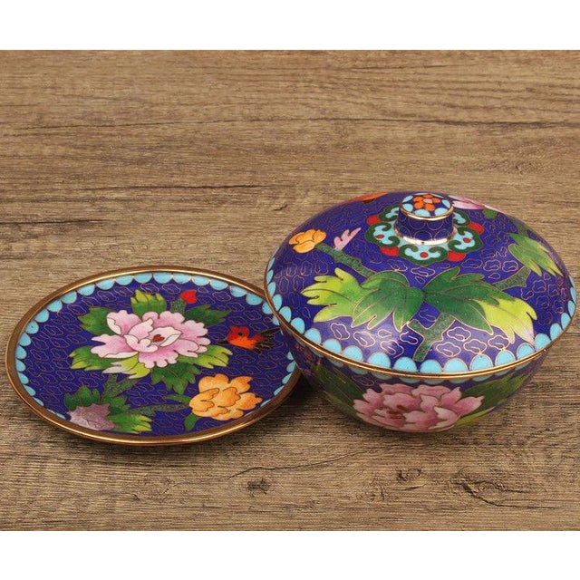 Vintage Cloisonné Enamel Lidded Bowls With Saucers – Floral & Bird Motif - Set of 4 For Sale In Los Angeles - Image 6 of 18