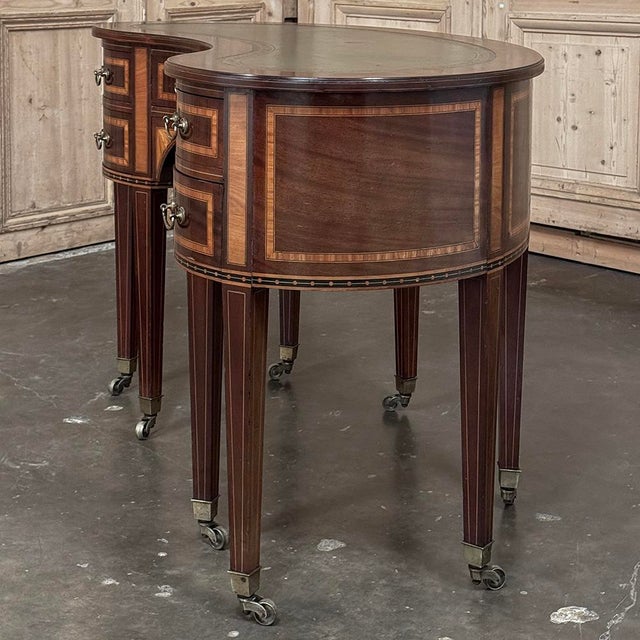 19th Century French Louis XVI Kidney-Shaped Mahogany Leather Top Desk For Sale - Image 18 of 18