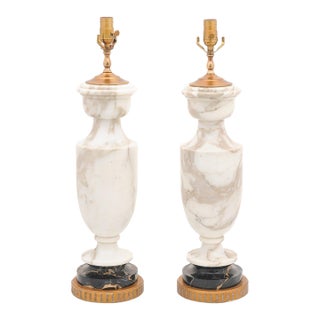 Pair of Exquisite 1930s Italian Marble Urns For Sale