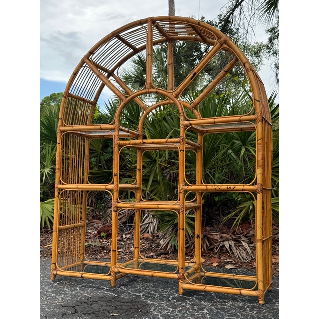 Vintage 1970s Arched Bamboo Étagère With Glass Shelves | Palm Beach Regency Coastal Bookcase For Sale - Image 4 of 11
