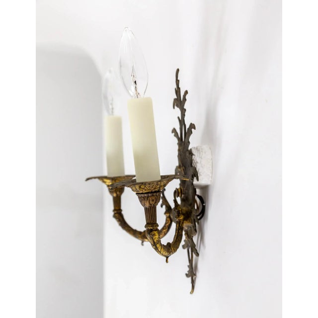 1940s Cast Brass Acanthus Leaves 2-Light Sconce For Sale - Image 9 of 11
