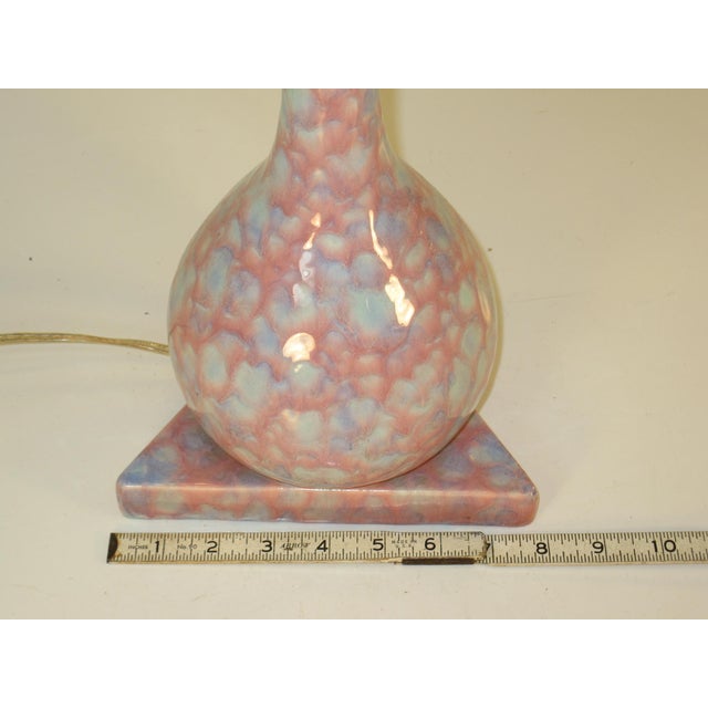 1970s Mid Century Modern Table Lamp Triangle Ball Pink Blue Glaze Ceramic For Sale - Image 4 of 7