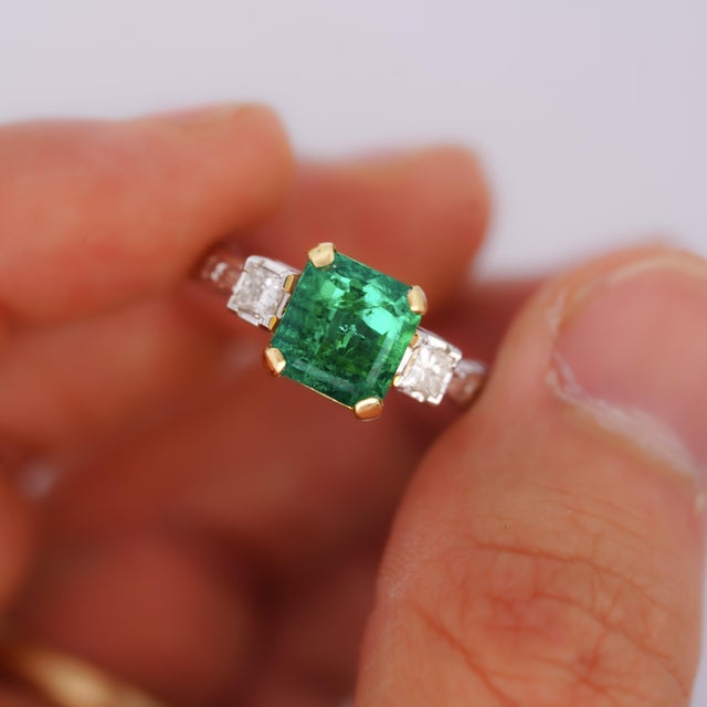 Metal 3.38 Carat Colombian Emerald & Diamond Filigree Three Stone Ring, Size 8 For Sale - Image 7 of 10