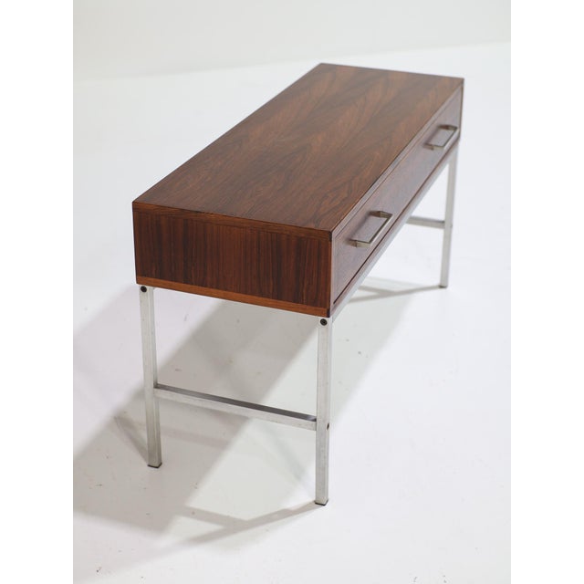 Brown 440 Chest of Drawers in Rosewood and Aluminium by Aksel Kjersgaard, 1960s For Sale - Image 8 of 15