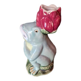 Vintage Henriksen Imports Hand-Painted Majolica Style Ceramic Frog & Tulip Candlestick Holder For Sale