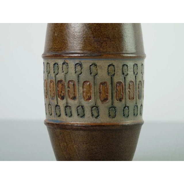 Mid-Century Vase by Ulla Winblad for Alingsås, 1960s, in Very Good conditions. Designed 1960 to 1969 This piece has an...