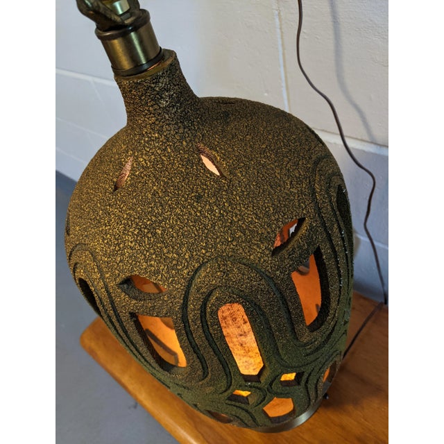 Gold 1970s Vintage Honi Chilo Large Table Lamp For Sale - Image 8 of 13