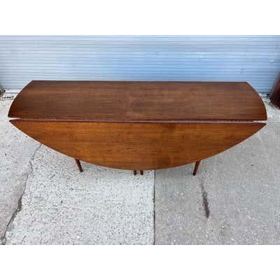 Heritage Henredon Drop-Leaf Table. Opens to seat 10! Perfect to use as a sofa table or along a wall! Beautiful...