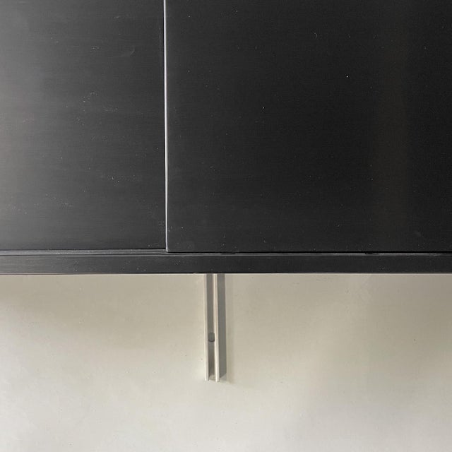 Italian Modern Black Wood and Metal Bookcase E22 attributed to Borsani for Tecno, 1970s For Sale - Image 12 of 16