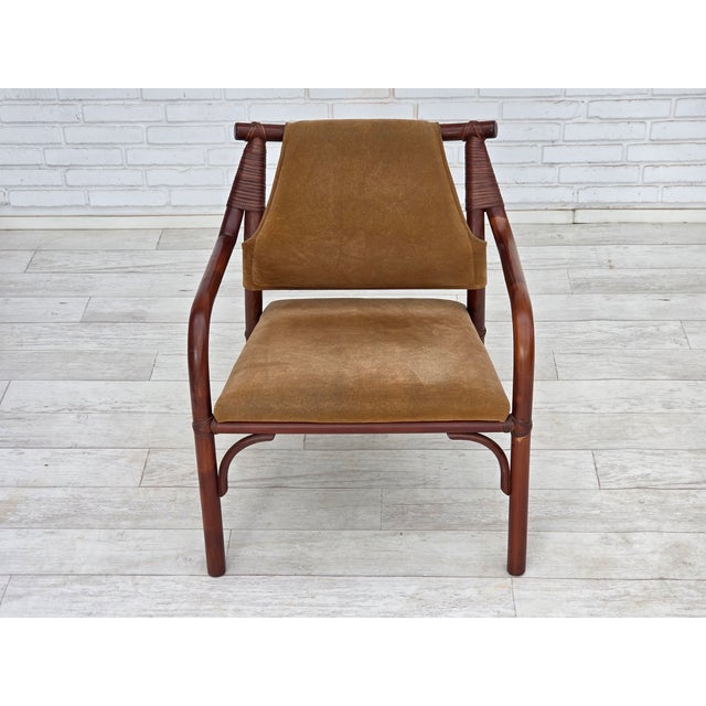 Danish Coffee Table and Armchairs in Rattan and Nubuck Fabric, 1970s, Set of 5 For Sale - Image 4 of 18