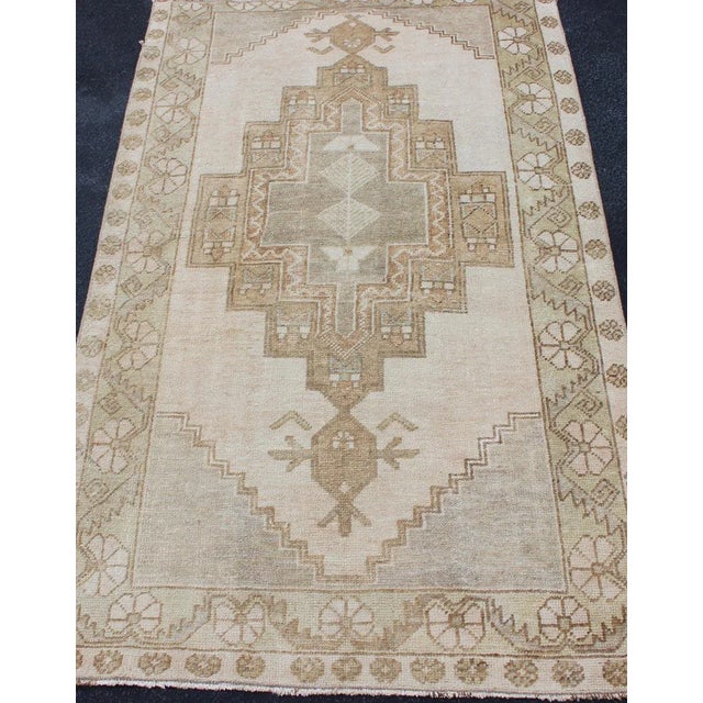 Vintage Turkish Oushak Rug in Sage Green, Taupe, Light Brown, and Light Green For Sale In Atlanta - Image 6 of 13