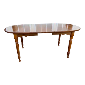 Heywood Wakefield Early American Style Solid Maple Dining Table With Leaf. 1960s